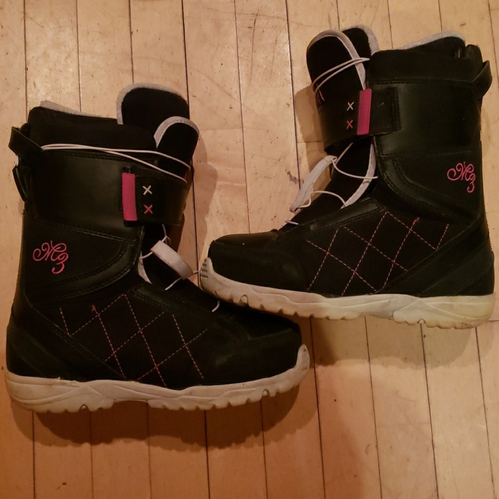 M3 snowboard boots